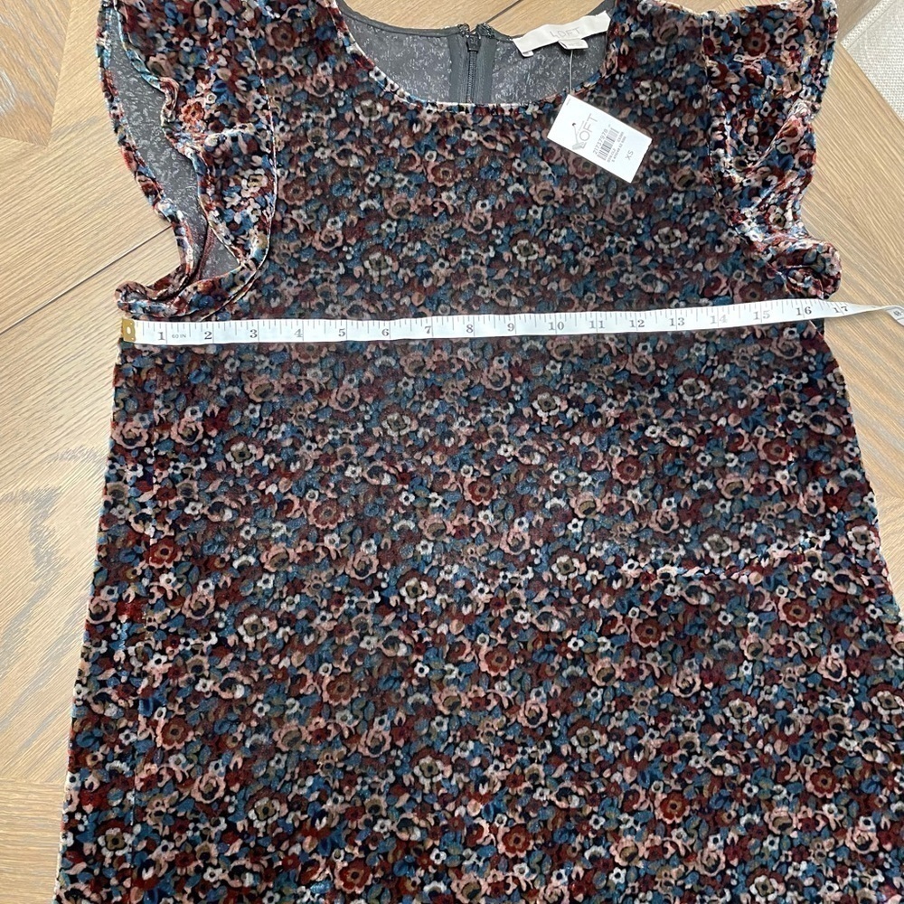 Nwt LOFT floral velvet sleeveless flutter sleeve mini dress - Picture 7 of 9
